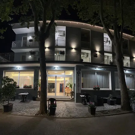 Blue Hotel