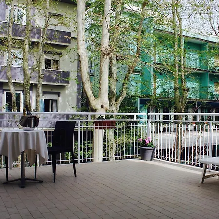 Hotel Blue