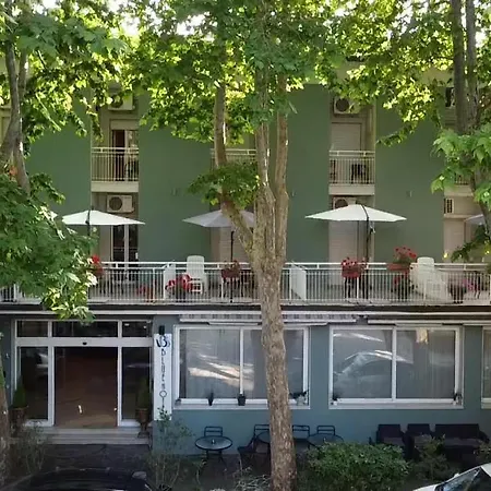 Blue 3* צ'סנטיקו