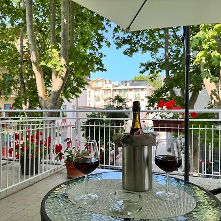 Blue 3* 切塞纳蒂科