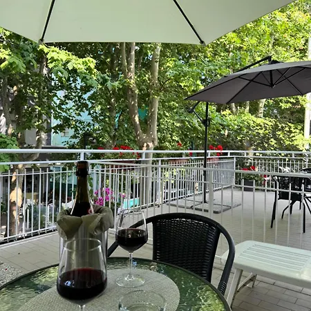 Blue ホテル チェゼナーティコ