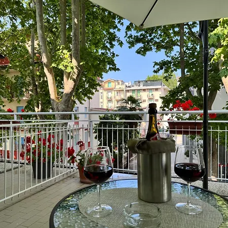 Blue ホテル チェゼナーティコ